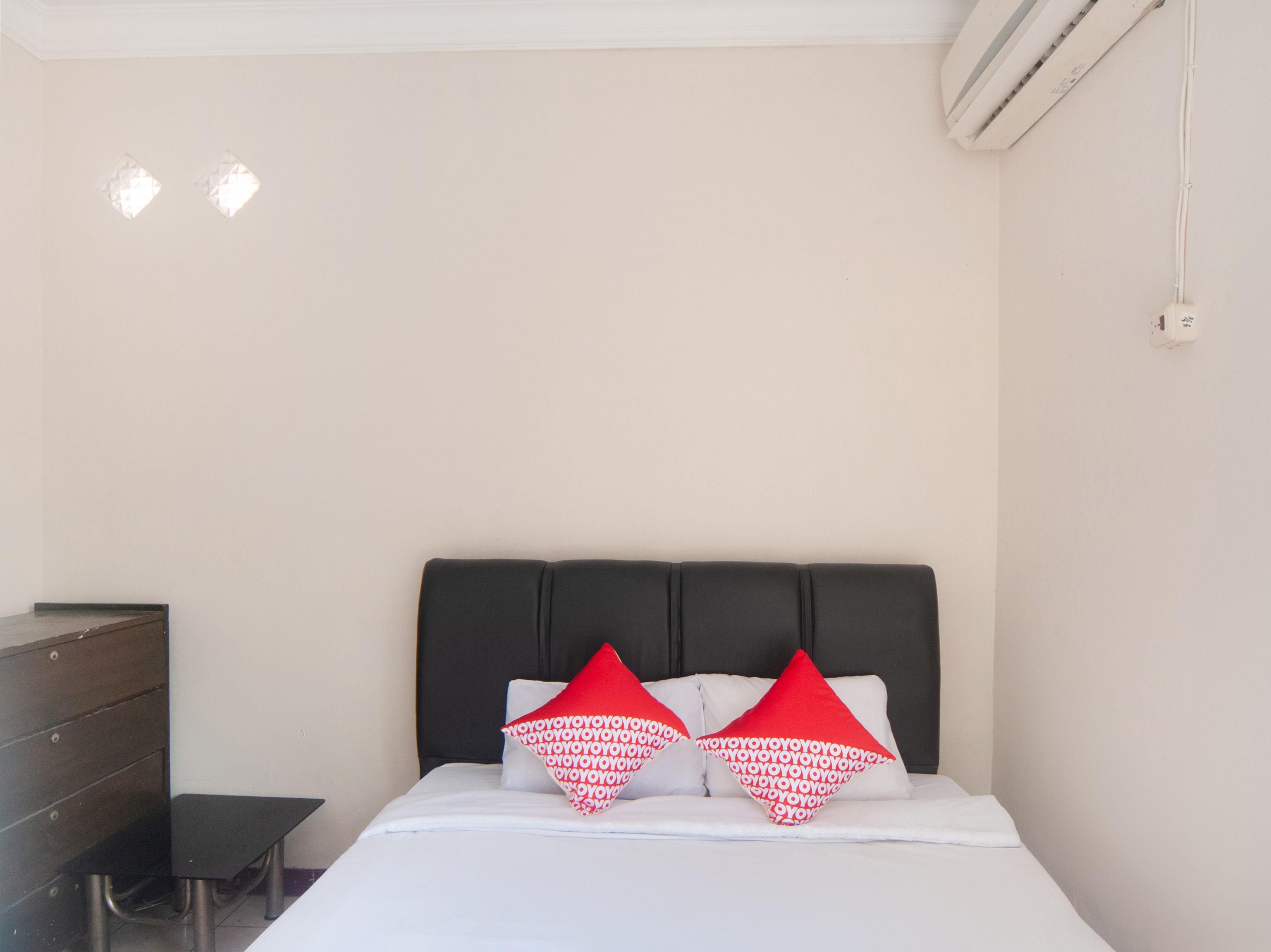 Oyo 2256 Danysa Guesthouse Jakarta Exterior photo