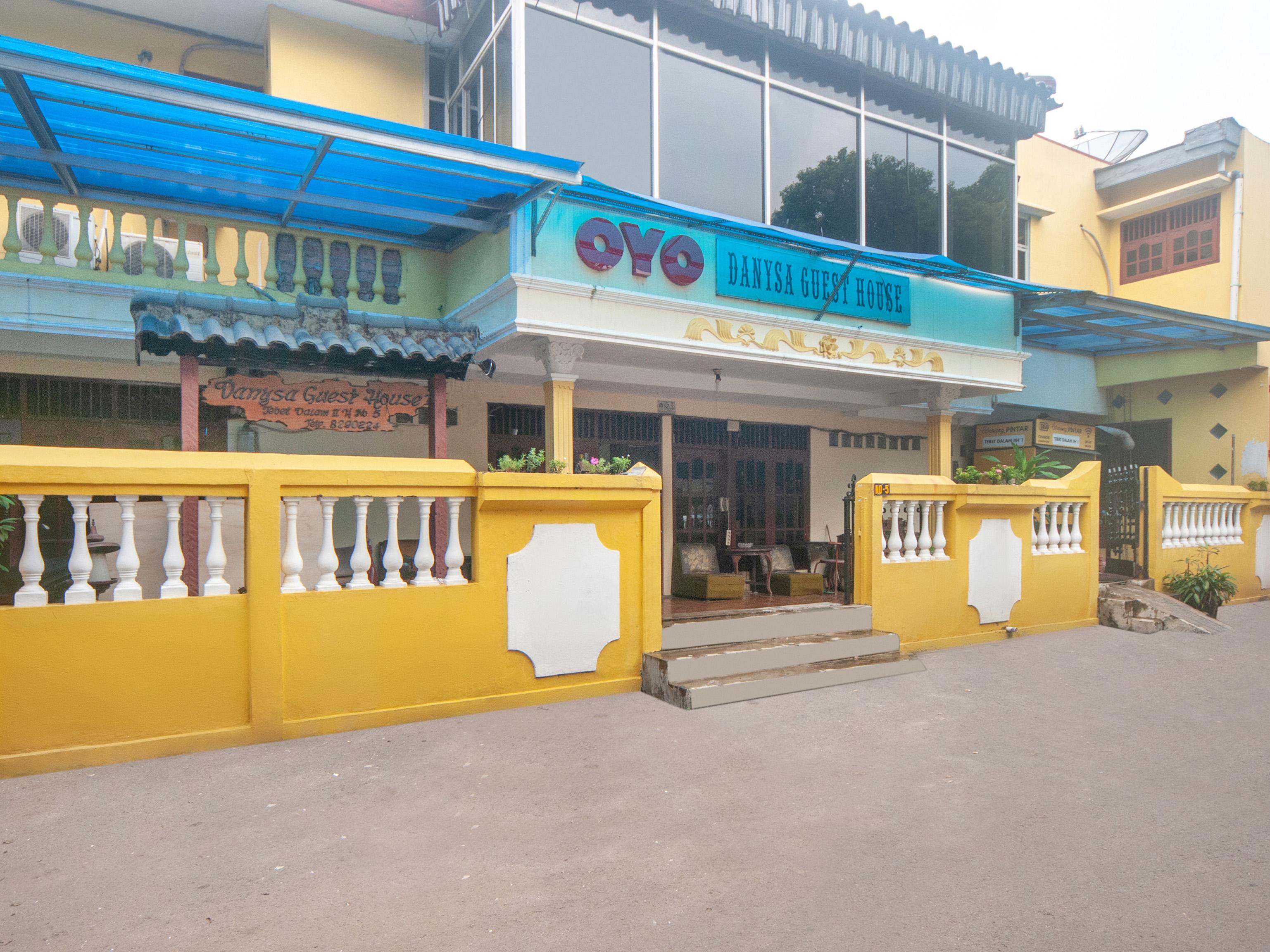 Oyo 2256 Danysa Guesthouse Jakarta Exterior photo