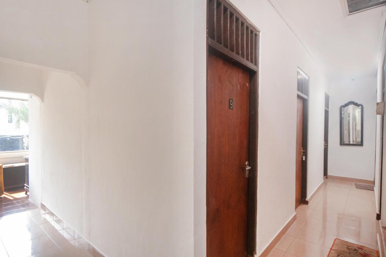 Oyo 2256 Danysa Guesthouse Jakarta Exterior photo