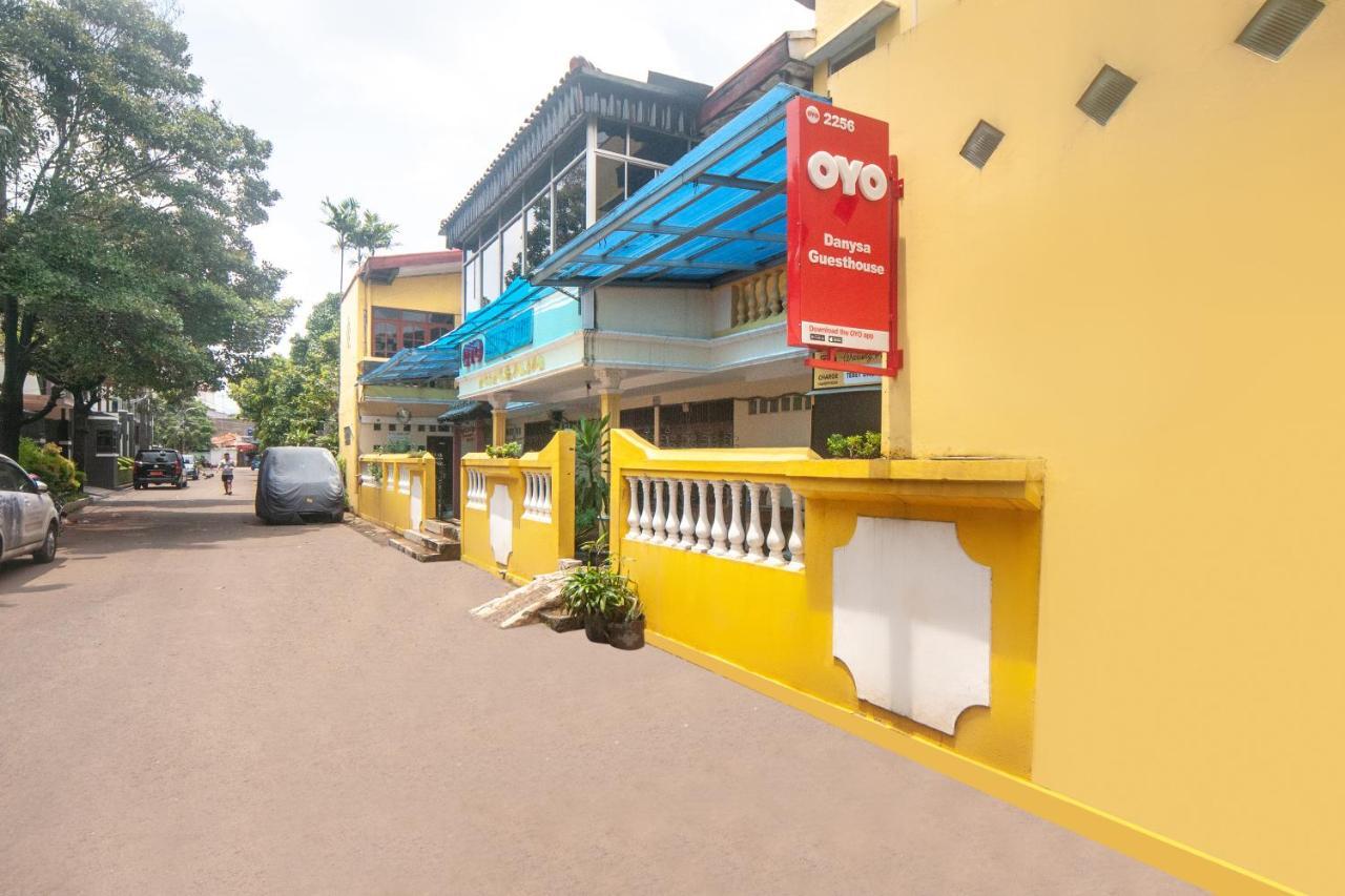 Oyo 2256 Danysa Guesthouse Jakarta Exterior photo